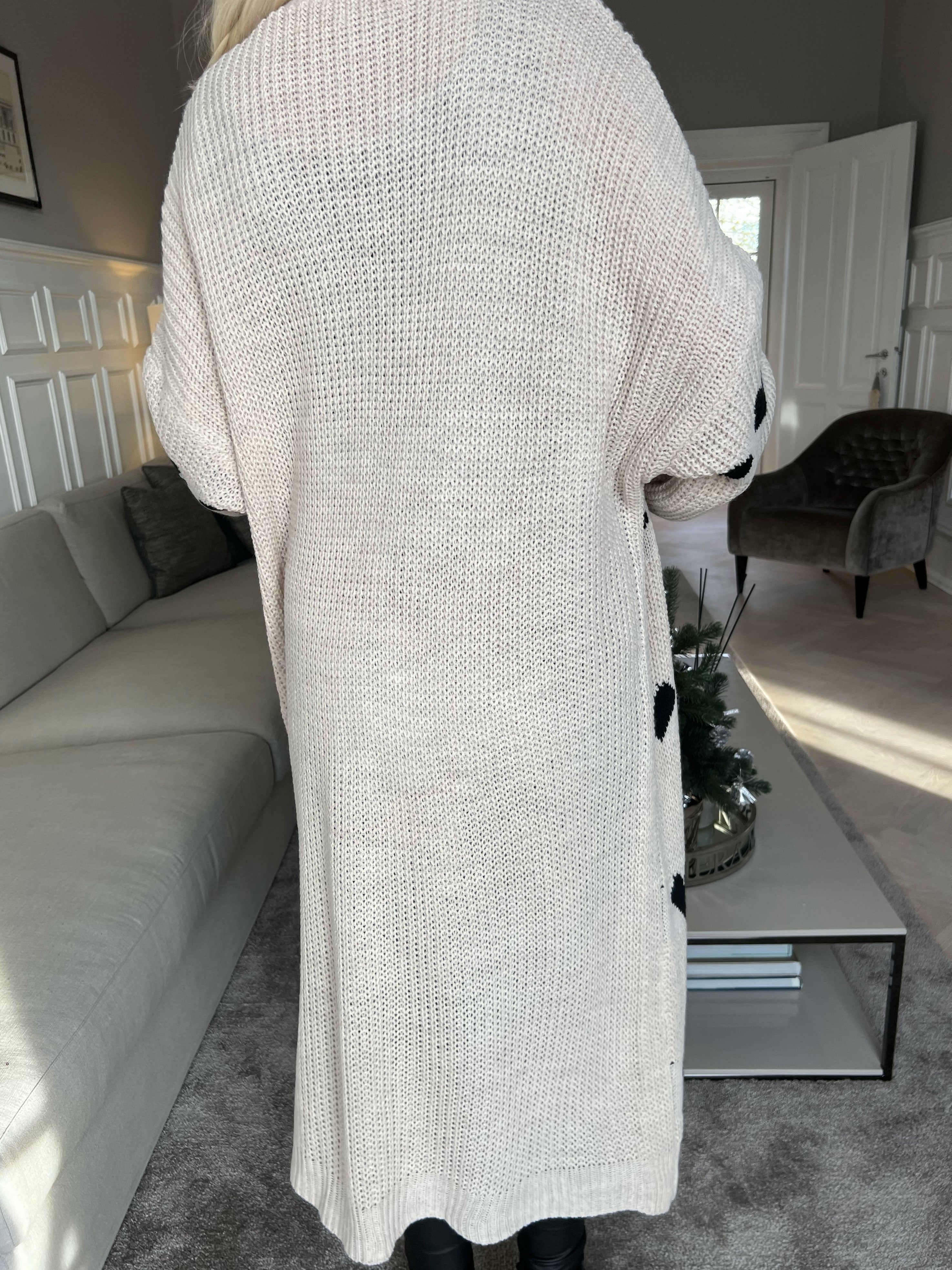 Grace - Lang strikcardigan med hjerter og ballonærmer